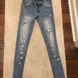 Kancan destroyed denim